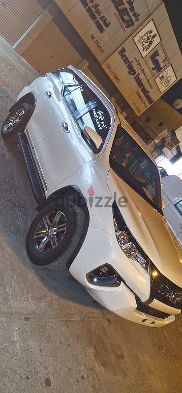 Toyota Fortuner 2017 4