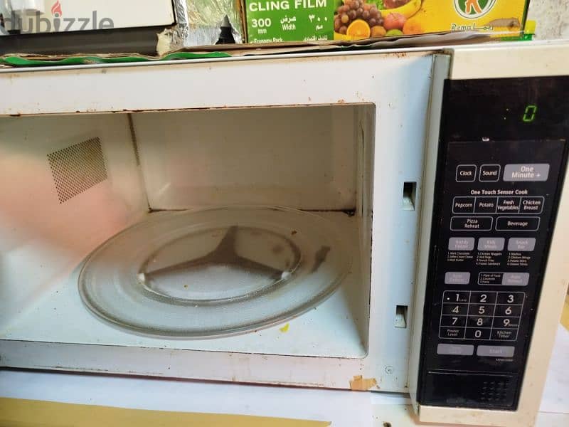 Samsung microwave very good condition 1