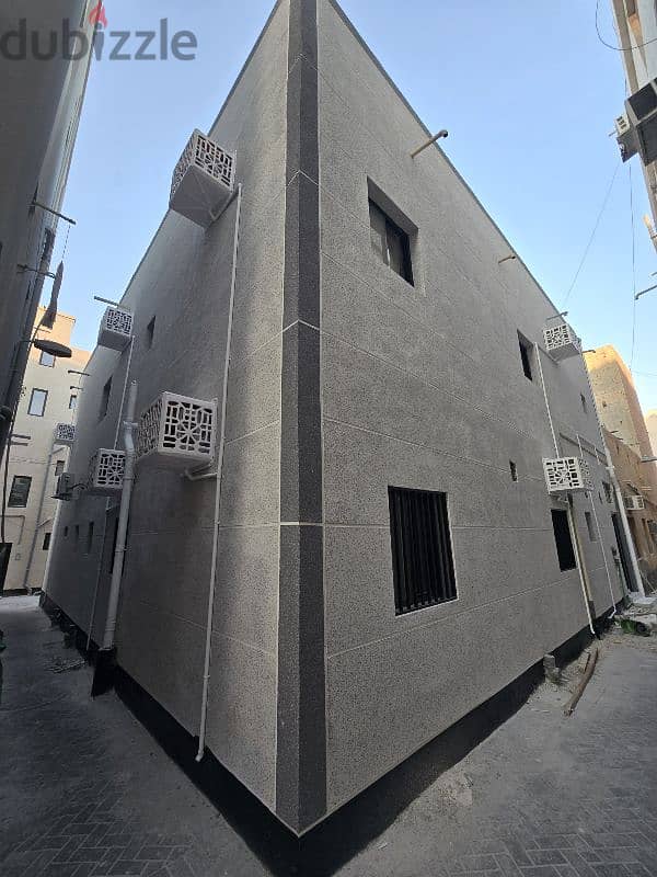 مبني للبيع في ام الحصم مجدد بالكامل building for sale in um alhasam 2