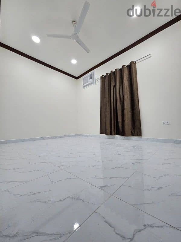 مبني للبيع في ام الحصم مجدد بالكامل building for sale in um alhasam 12