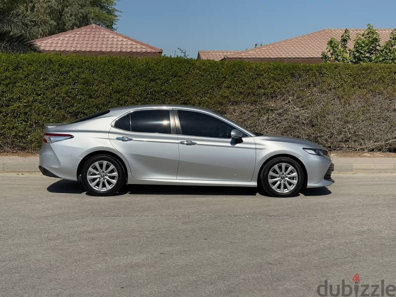 Toyota Camry 2019 4