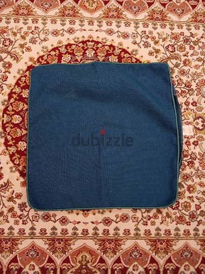 Urgent sale of 4 cushion covers