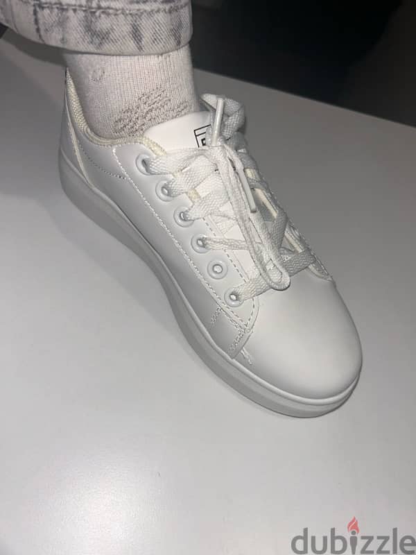 BRAND NEW WHITE SHOES SIZE 37 WITH BOX 1