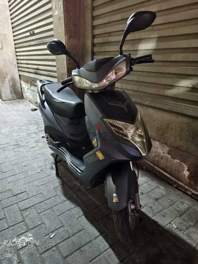 Electric scooter for sale good condition