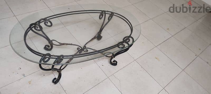 Glass table good condition 3