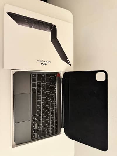 Magic Keyboard for iPad Pro 11 M4