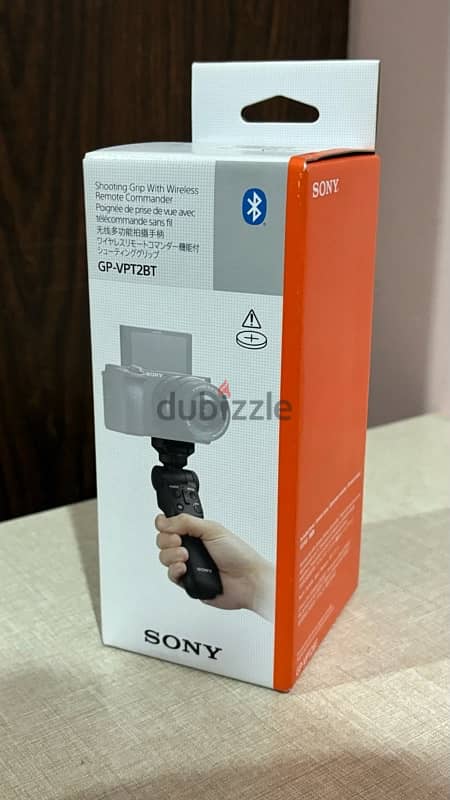 sony ZV-E10 + GP-VPT2BT sony wireless shooting grip 1