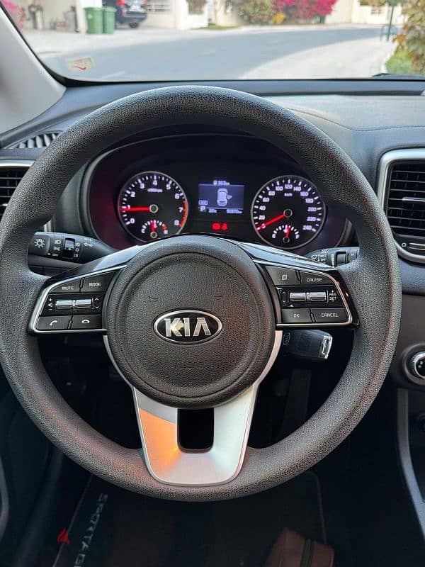 Kia Sportage 2019 (2.0 L) only 50000KM 5