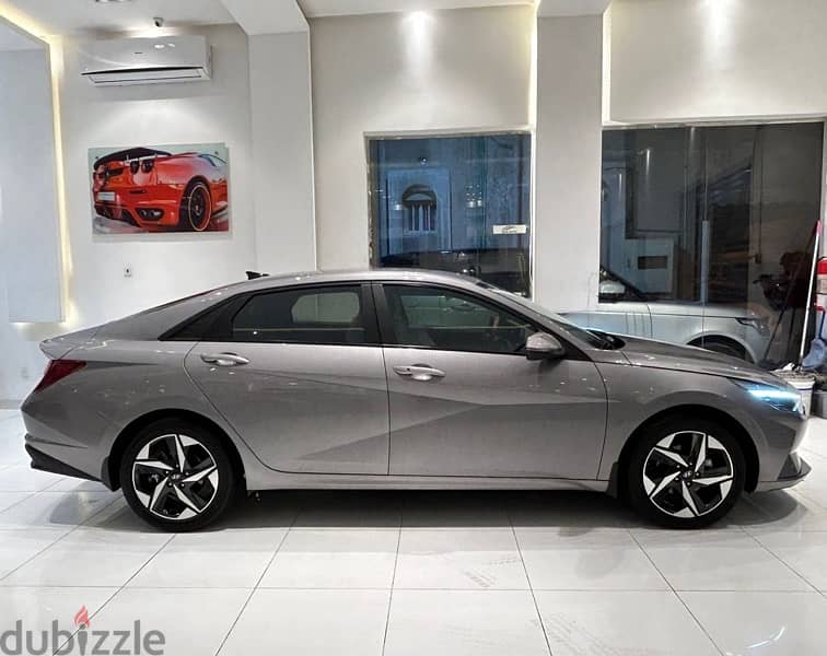 Hyundai Elantra MID OPTION 2023 model low km CAR FOR SALE 6