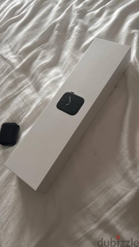 Apple Watch Series 5 (44 mm) 2