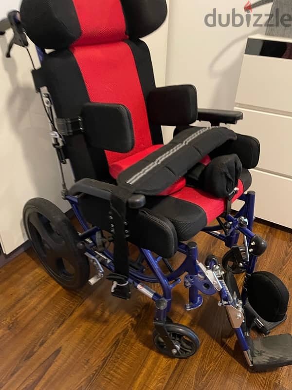 Wheel Chair With Neck Support 2