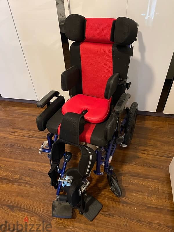 Wheel Chair With Neck Support 3