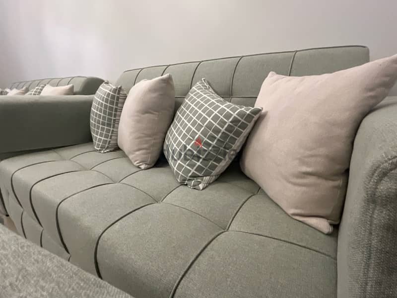 green living room sofas and chairs 3