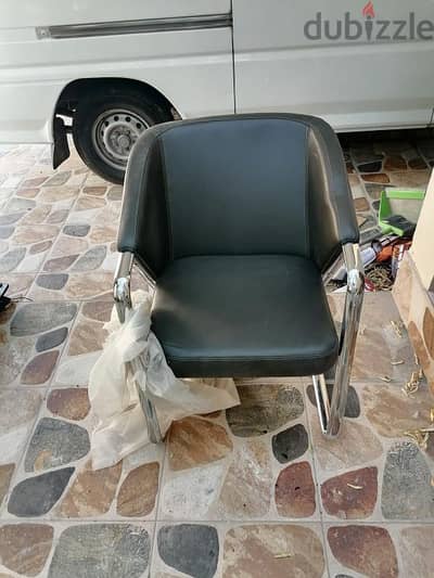 VISITORS CHAIR IN GOOD CONDITION