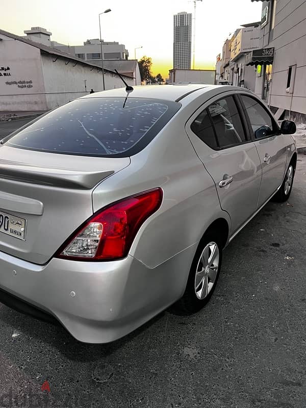 Nissan Sunny 2018 3