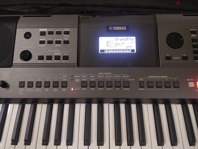 Yamaha Keyboard psr i500 2