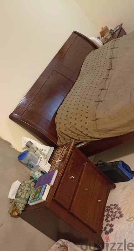 Bedroom set for large king sized bed w/ nightstand 4