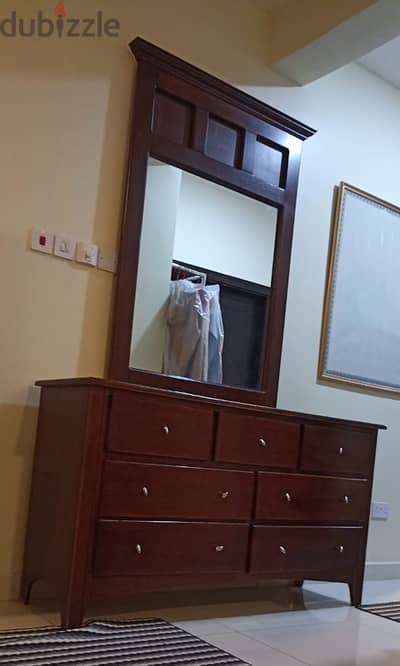 Dresser w/ Mirror