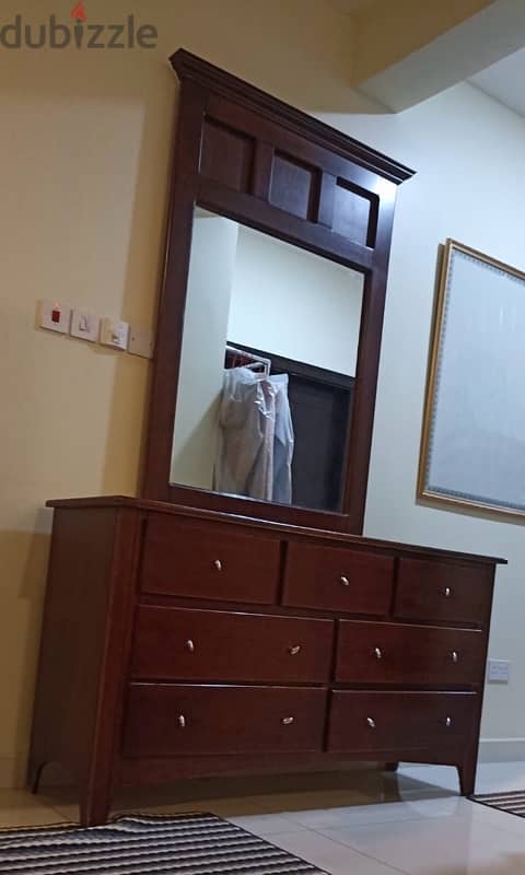 Dresser w/ Mirror 0