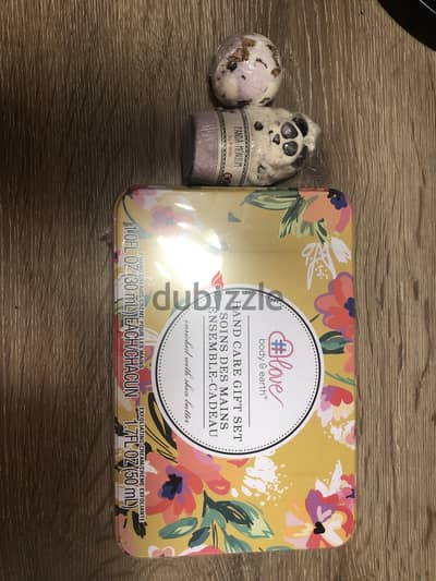 Handcream and bathbomb set