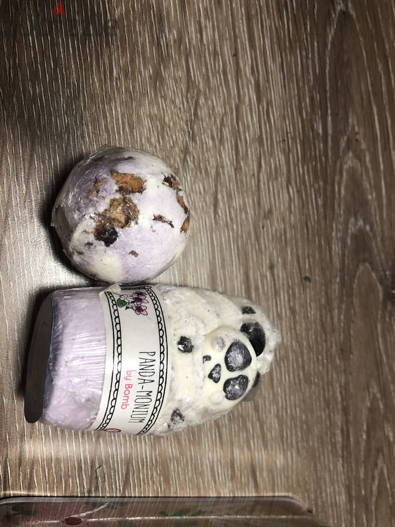 Handcream and bathbomb set 2