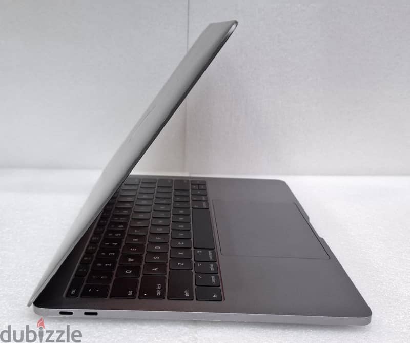 MACBOOK Pro-17 Core i5 13.3" Quad HD IPS Display 8GB RAM (FREE AirPo) 3