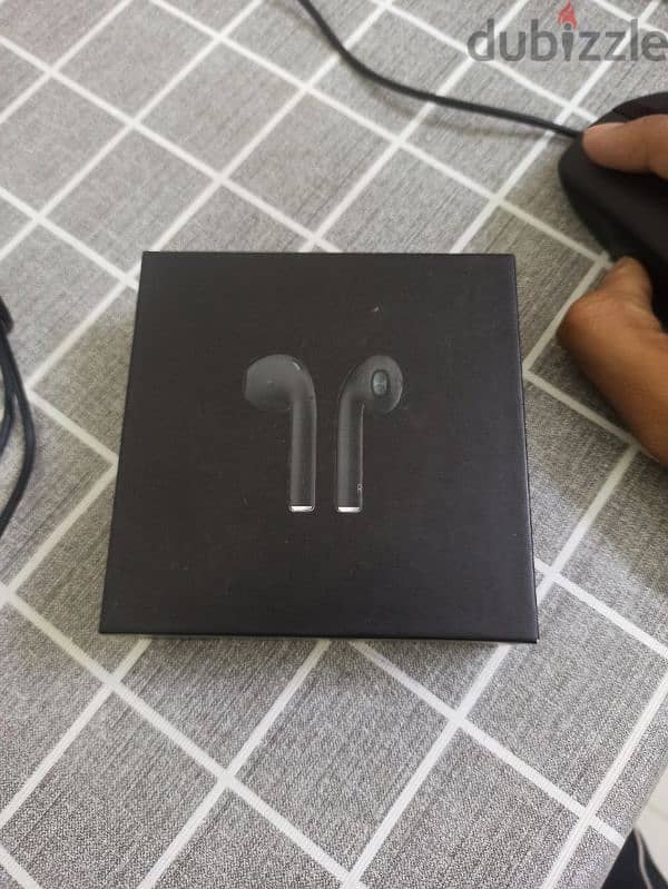 airpods 12bhd 0