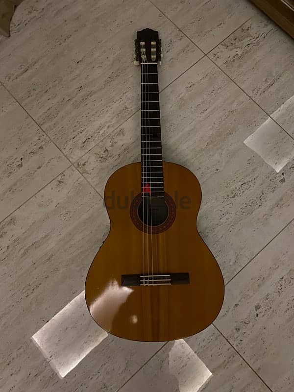 Yamaha classical guitar cx40 / جيتار ياماها 2