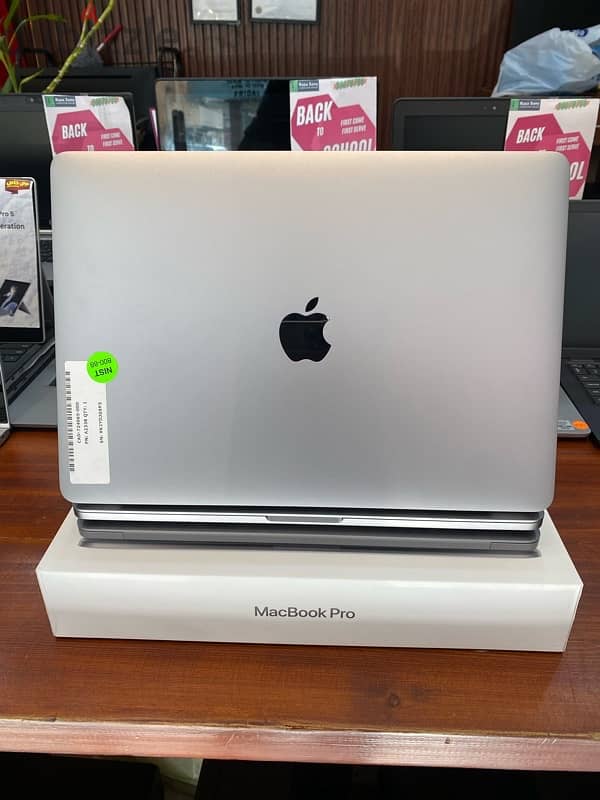 Apple MacBook Pro M2 4