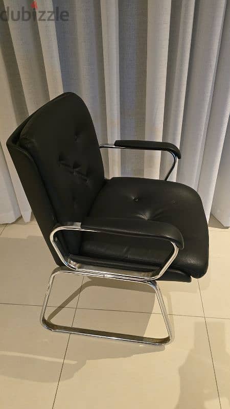 excellent condition office furniture, tables and chairs 1