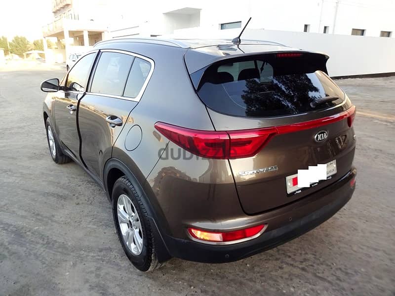 Kia Sportage GDI 1.6 L 2018 Brown Well Maintained Urgent Sale 3