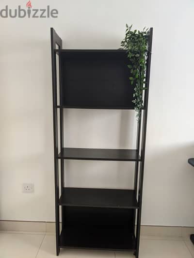 Wooden bookshelf unit