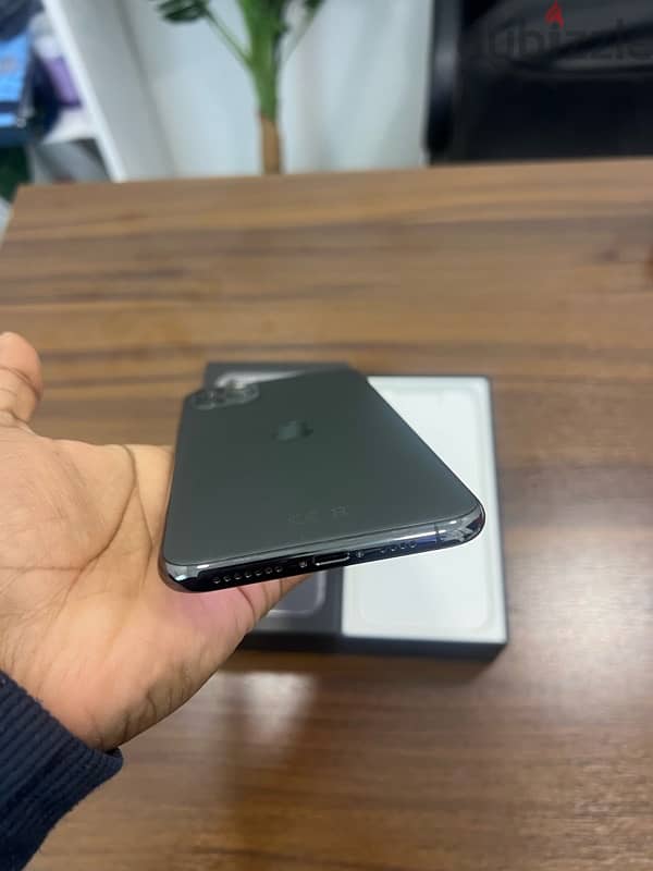 Apple iPhone 11 promax 512GB 4