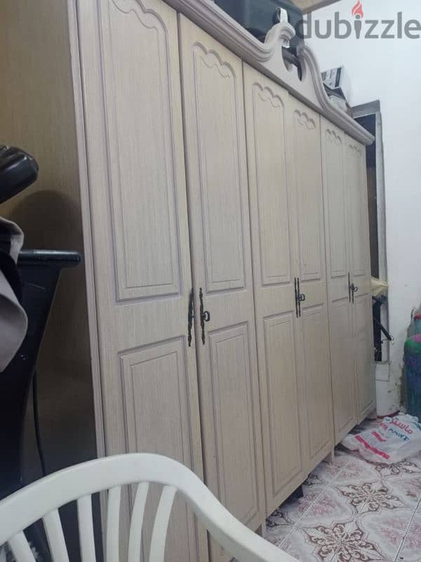 cupboard 6 door 0