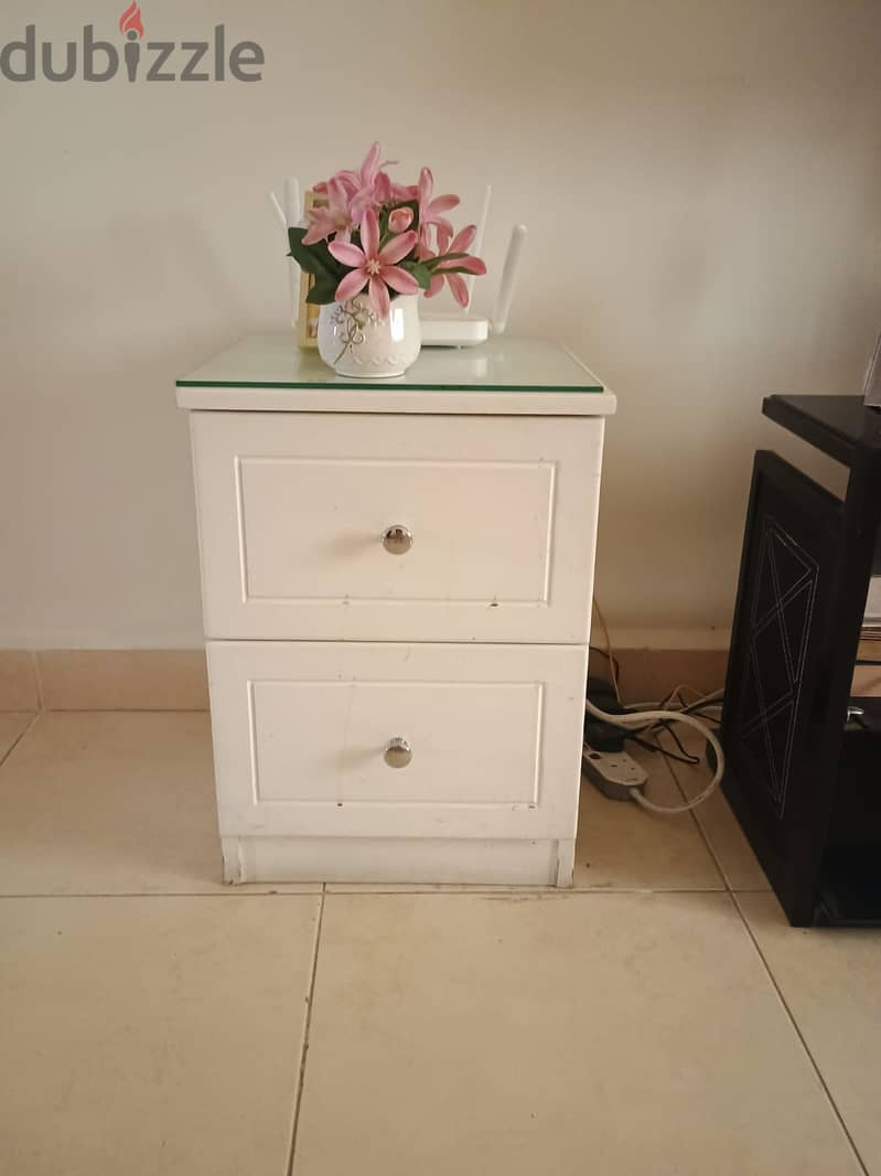 4-Door Cupboard, Dressing Table, 7-Seater Sofa &More for Sale 5