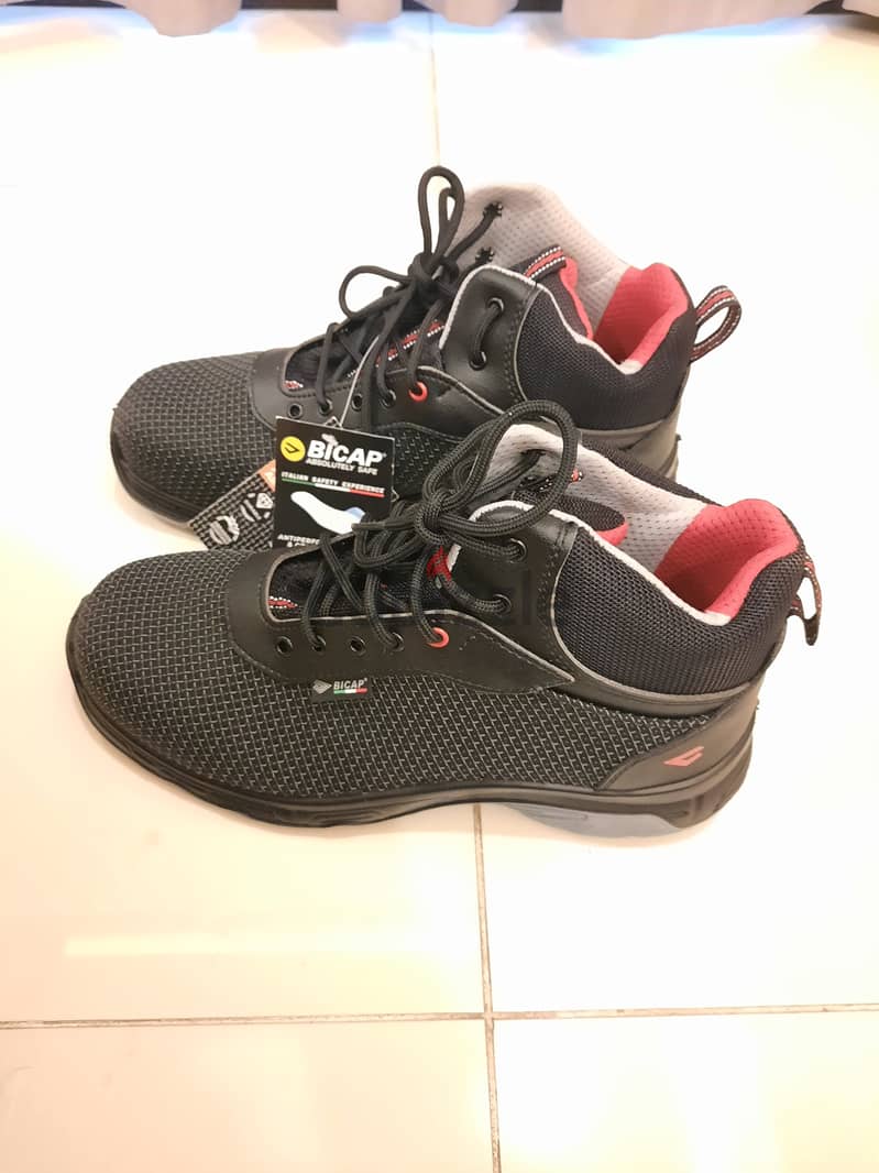 Safety shoes by BICAP 2