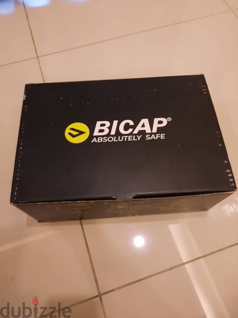 Safety shoes by BICAP 6