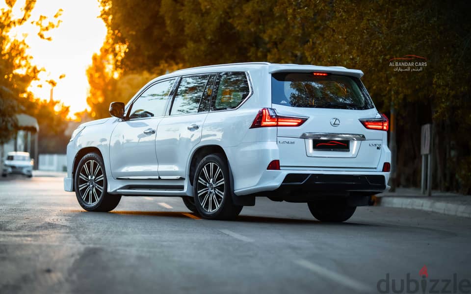 LEXUS LX570 | ZERO ACCIDENT | SINGLE OWNER | WHITE | 2016 4