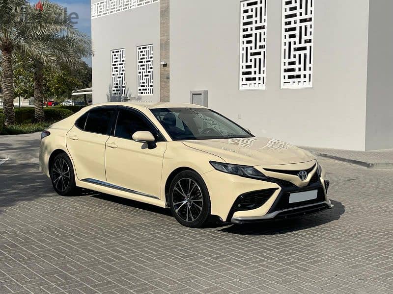 2020 model Toyota Camry Hybrid 0