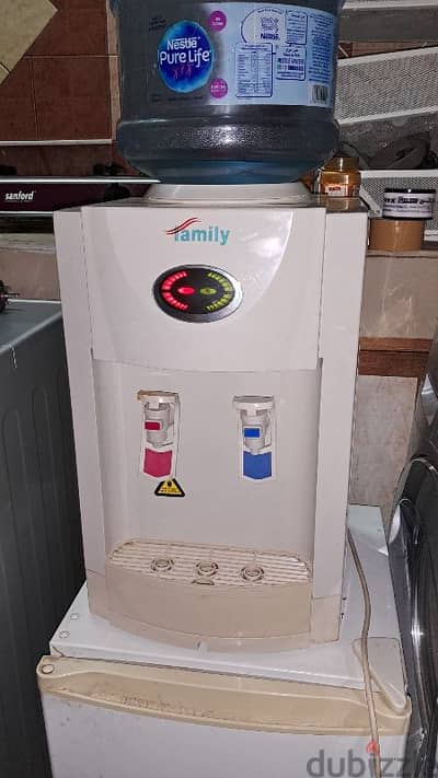 Family water dispenser Hot cold