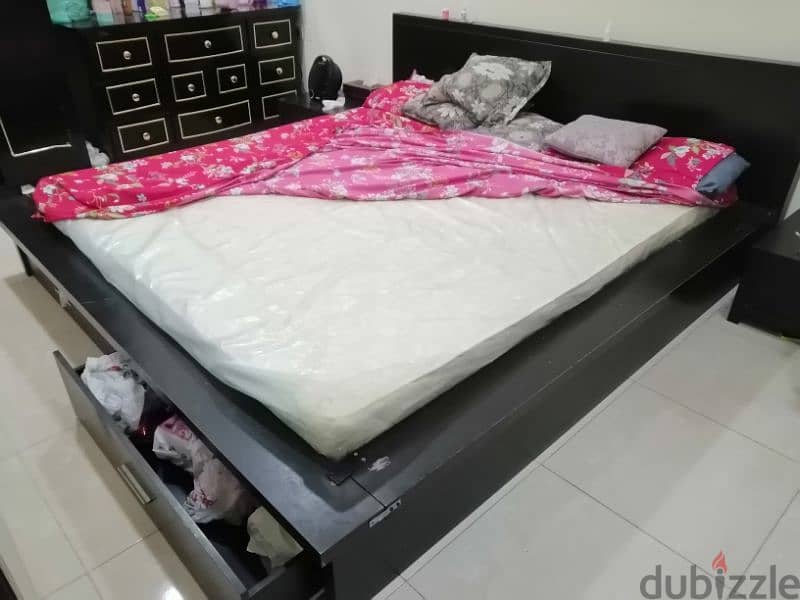 king size double bed & metters 2