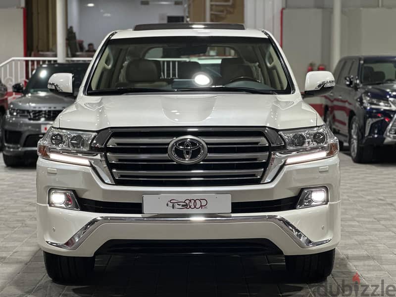 Toyota Land Cruiser 2018 GXR V8 1