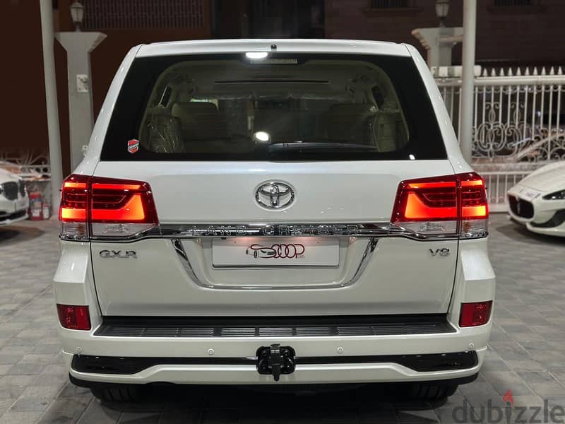 Toyota Land Cruiser 2018 GXR V8 10