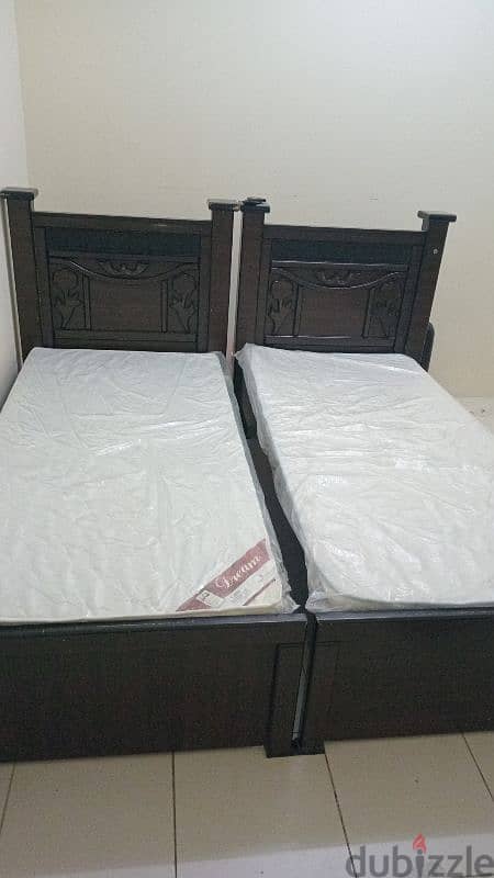 singl bed same same tow for sale 3