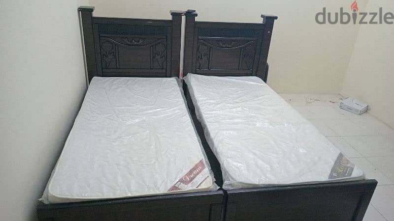 singl bed same same tow for sale 4