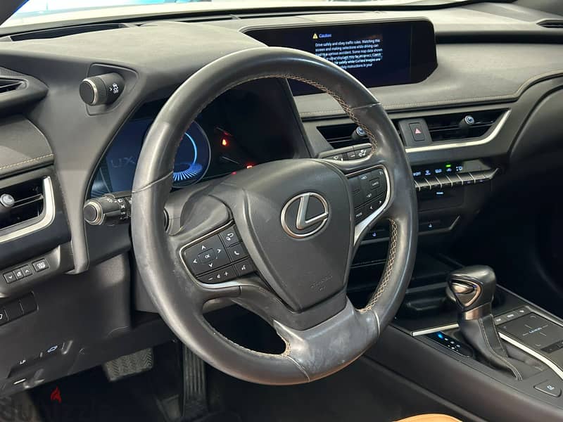 Lexus UX 200 MODEL 2019 LOW KM RUNNING CAR FOR SALE 4