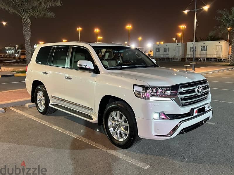 Toyota Land Cruiser 2017 GXR V8 1