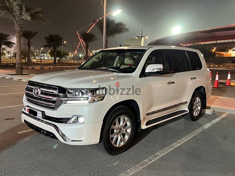 Toyota Land Cruiser 2017 GXR V8 2