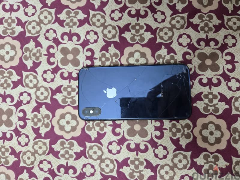 IPhone xs 256 gb for sale in good condition back glass broken 1