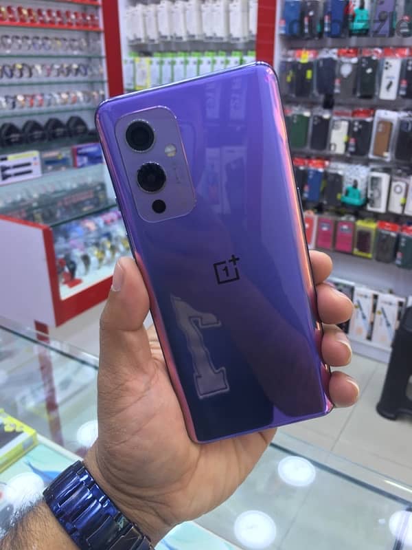 oneplus s9 5G. . 12+8=20 GB256 GB and box come my shop 38303474 3